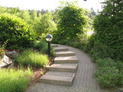 Barrierefreier Weg von Gartenbau Ihringer